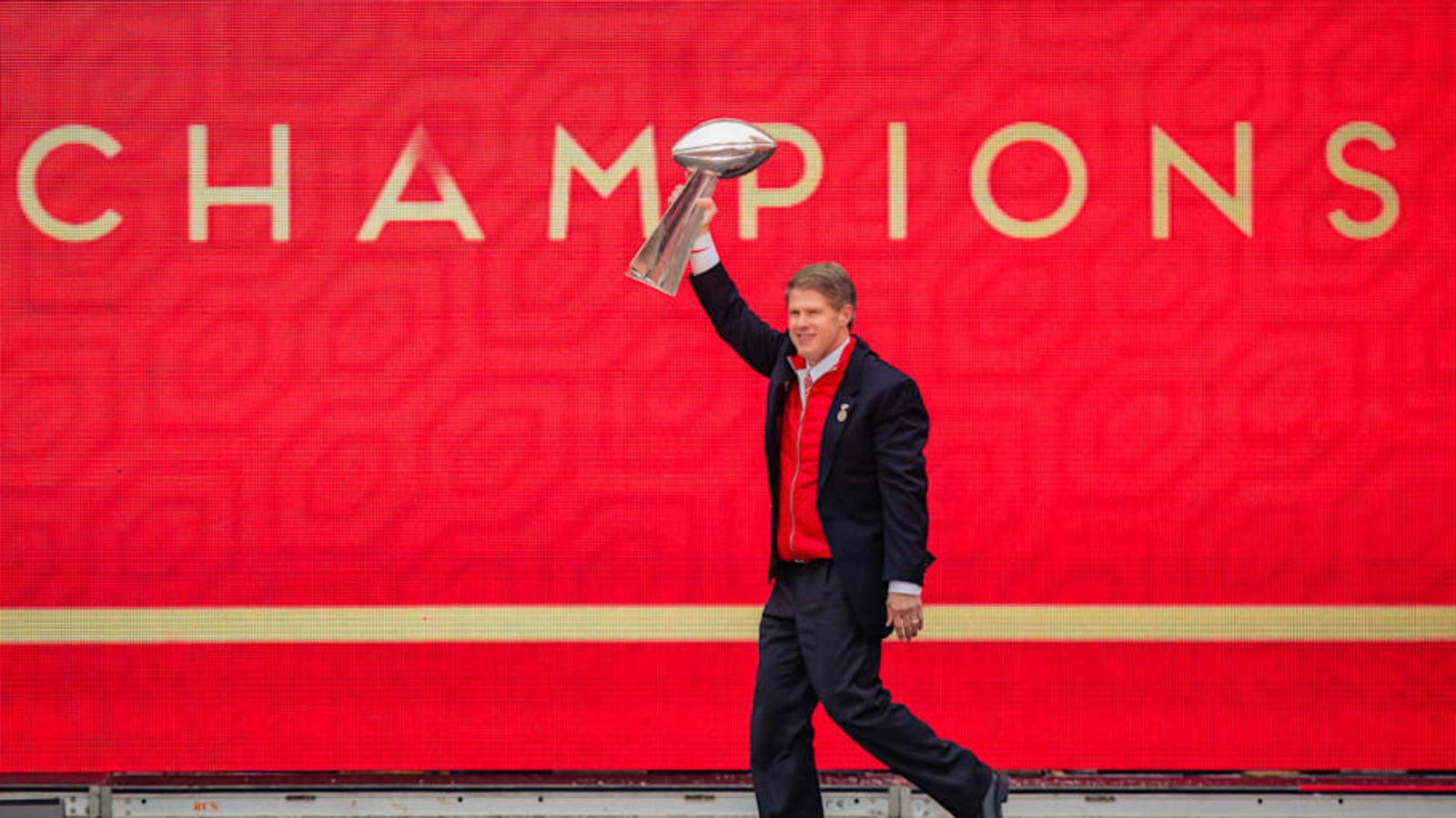 Who owns the Kansas City Chiefs? Hunt family wealth, history explained