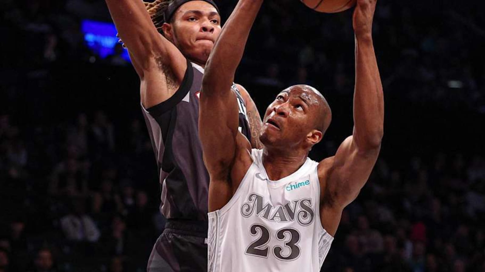 Another Mavericks starter leaves Magic game with injury