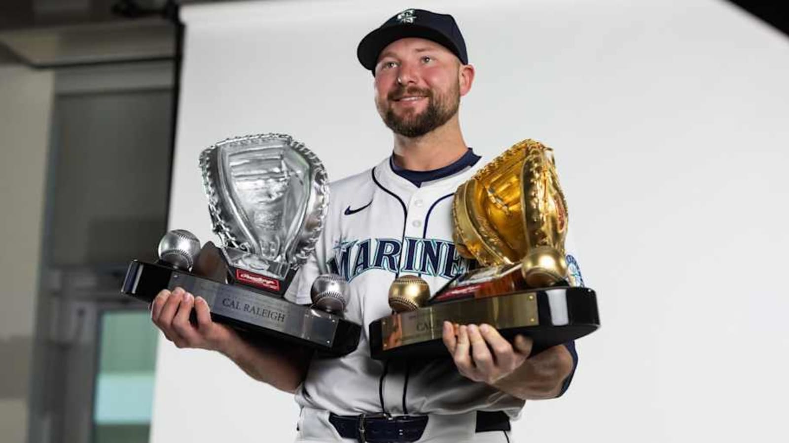 Cal Raleigh Receives Big Ovation in First At-Bat of 2025 After Signing New Contract