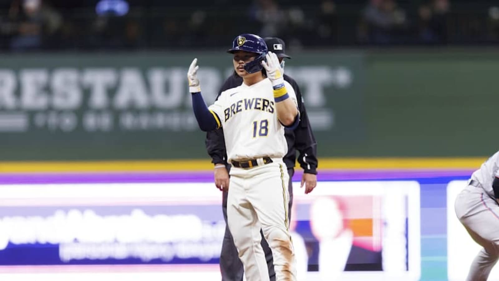 Former Milwaukee Brewers Top Prospect Keston Hiura Signs with Colorado Rockies