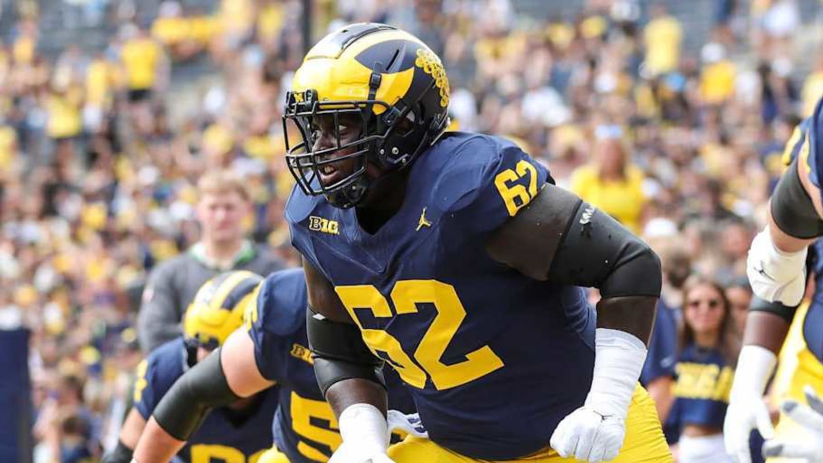 Former Michigan Football offensive lineman reveals transfer destination