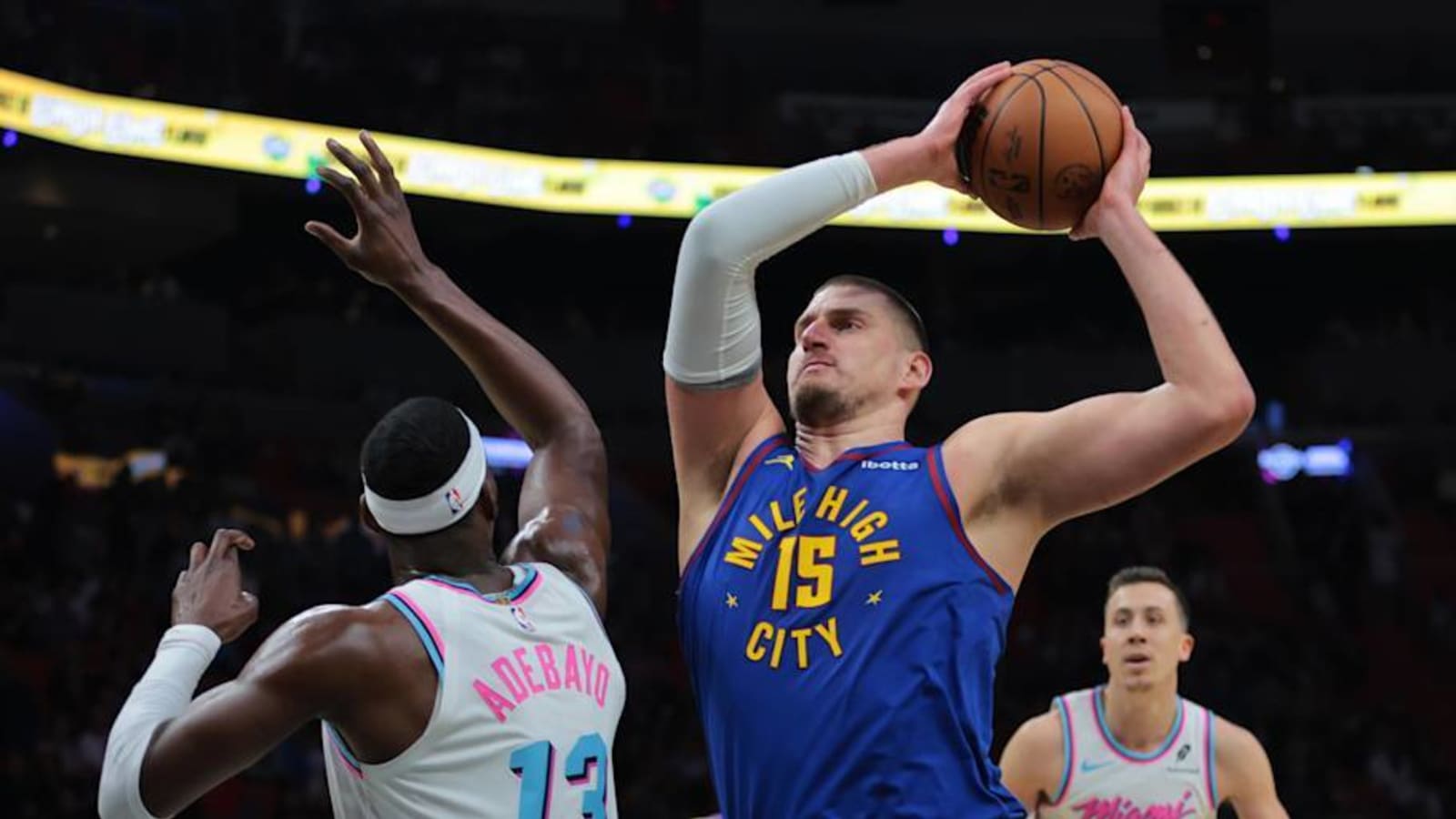 Nikola Jokic&#39;s Performance in Nuggets-Heat Goes Viral