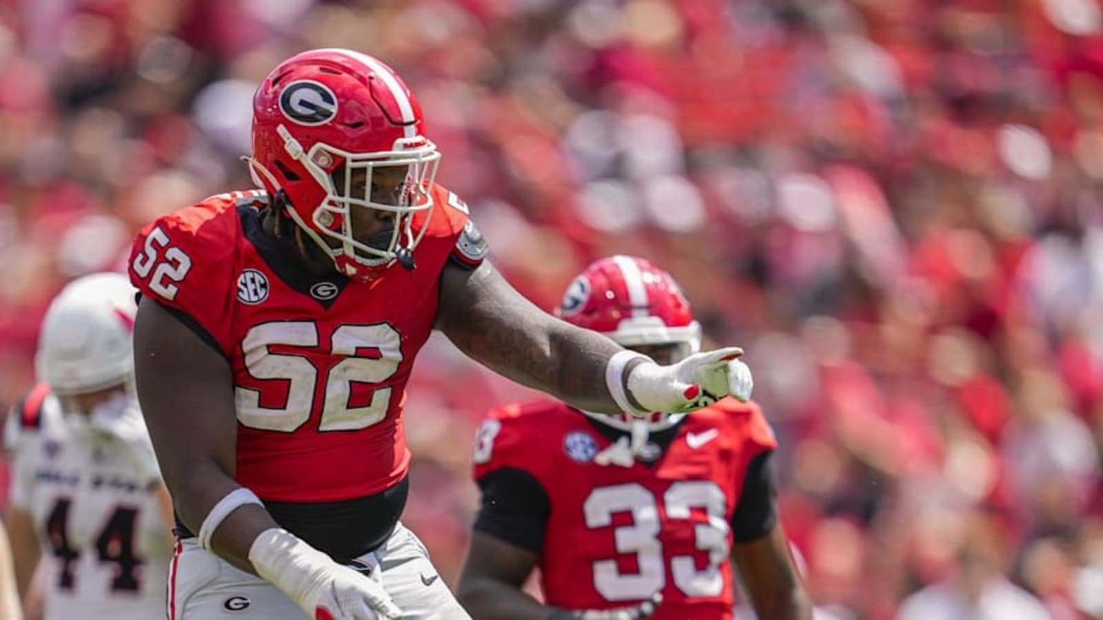Georgia Defensive Lineman Suffers Injury Against Umass