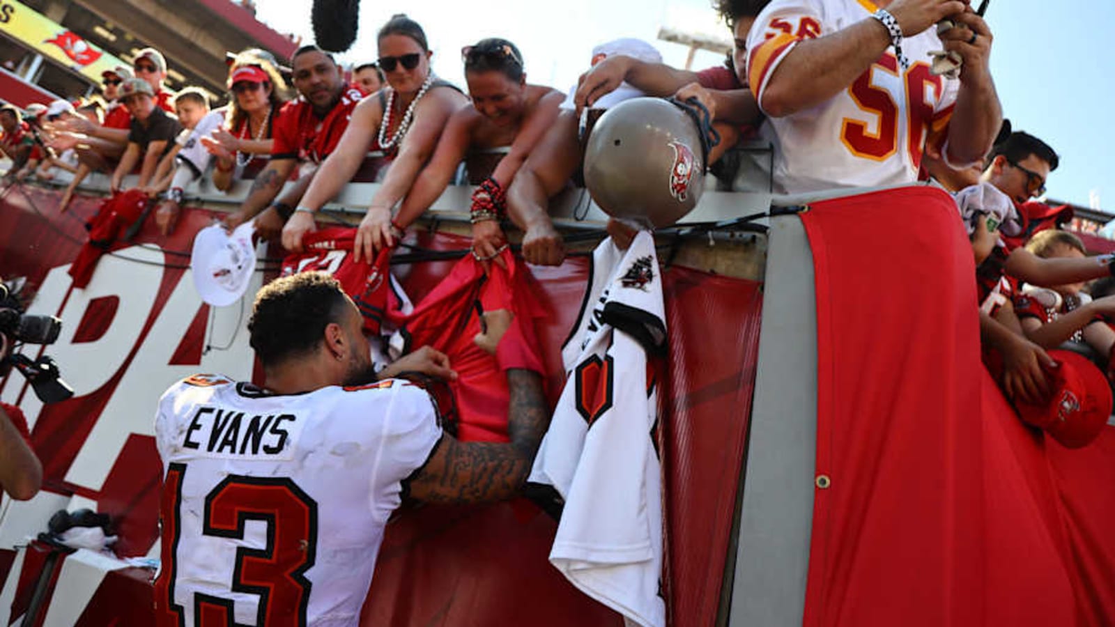 Bucs Star Makes Significant Hurricane Relief Donation
