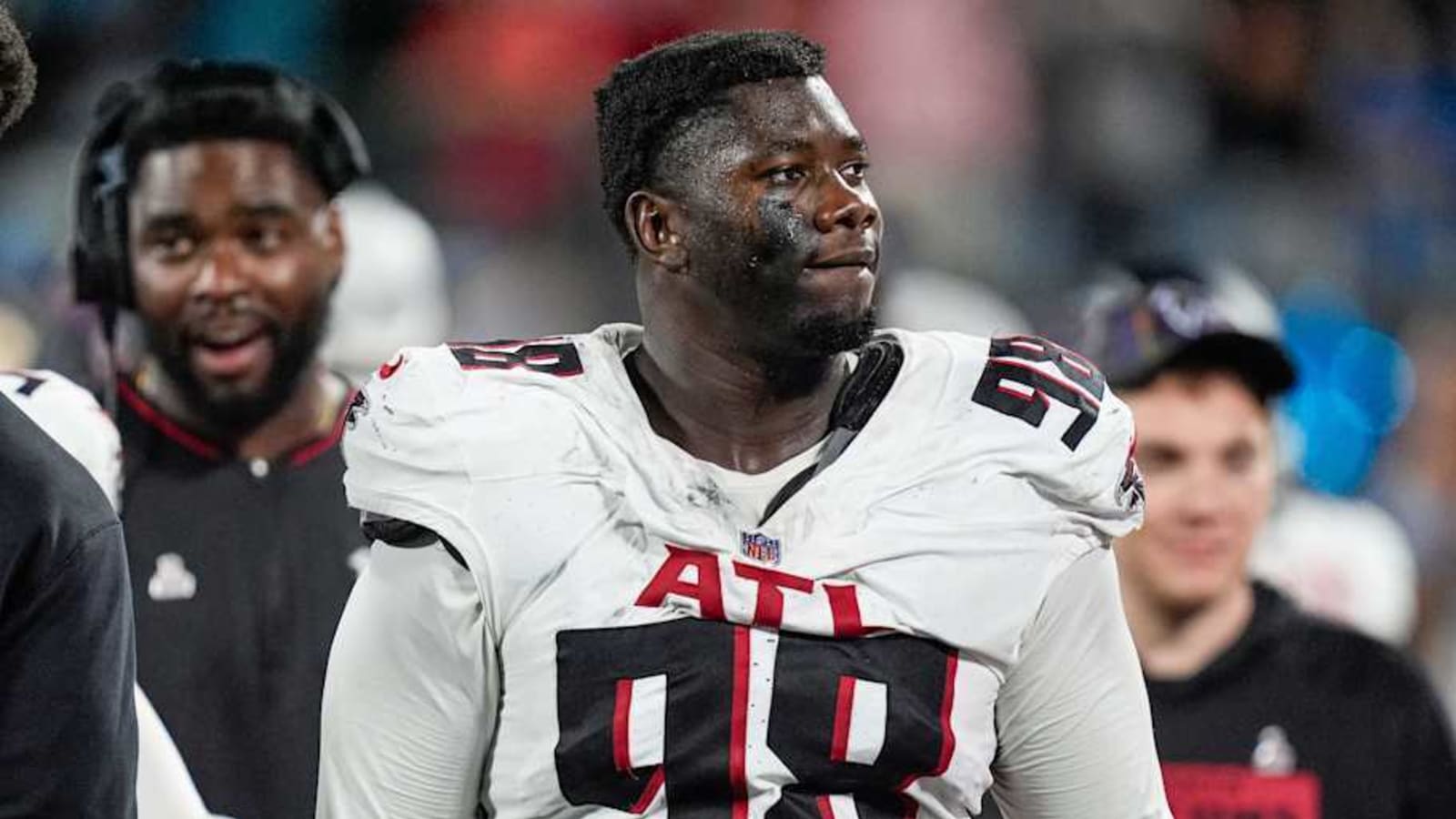 Falcons Rookie DL Suffers Ankle Injury at Buccaneers