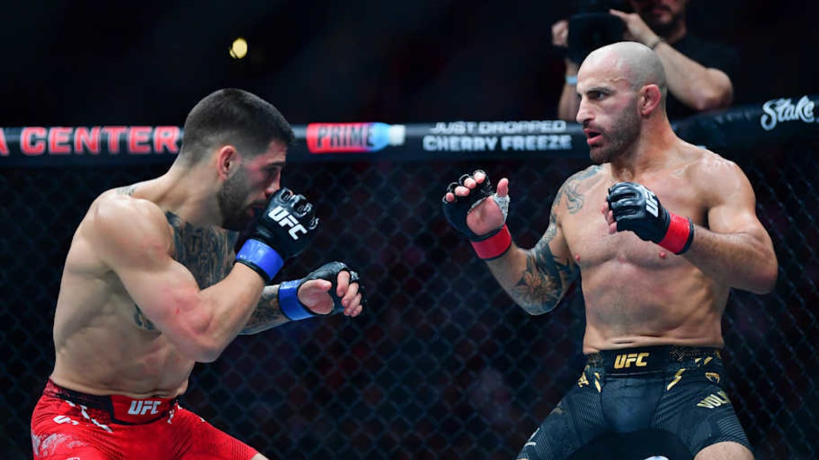 Ex-Champ Alexander Volkanovski Eyes 3 Opponents for UFC 312 Return