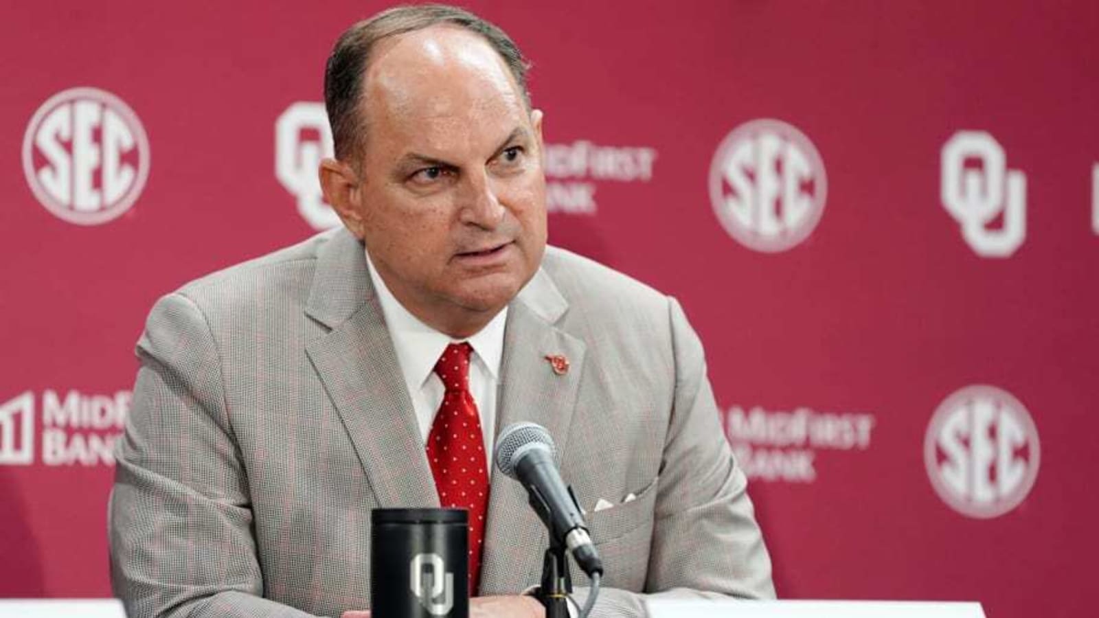 Report: Oklahoma Will Work Closely With Former NFL Executive to Prepare for Impending Changes
