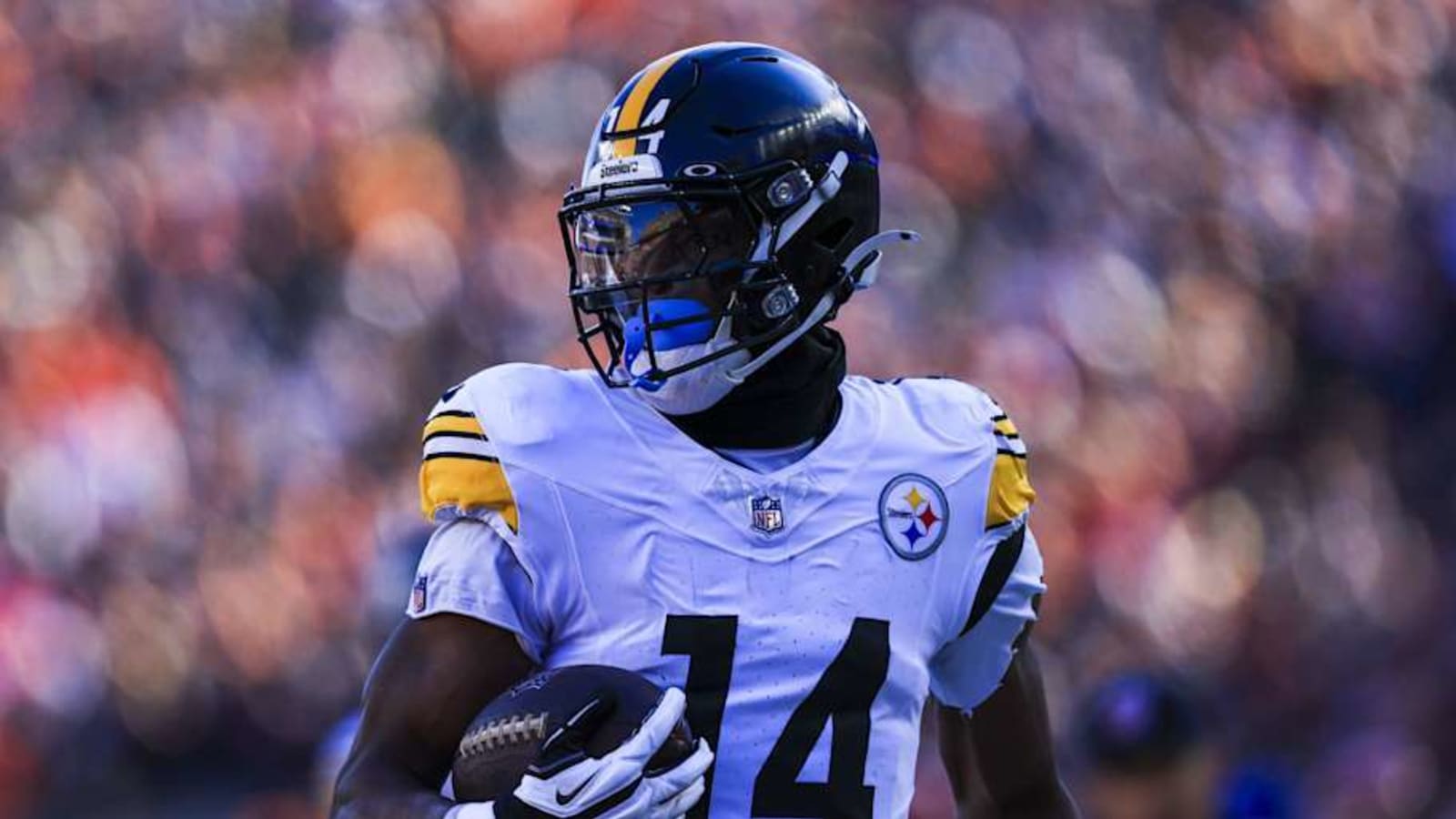 Steelers&#39; George Pickens Ends Interview After Russell Wilson Question