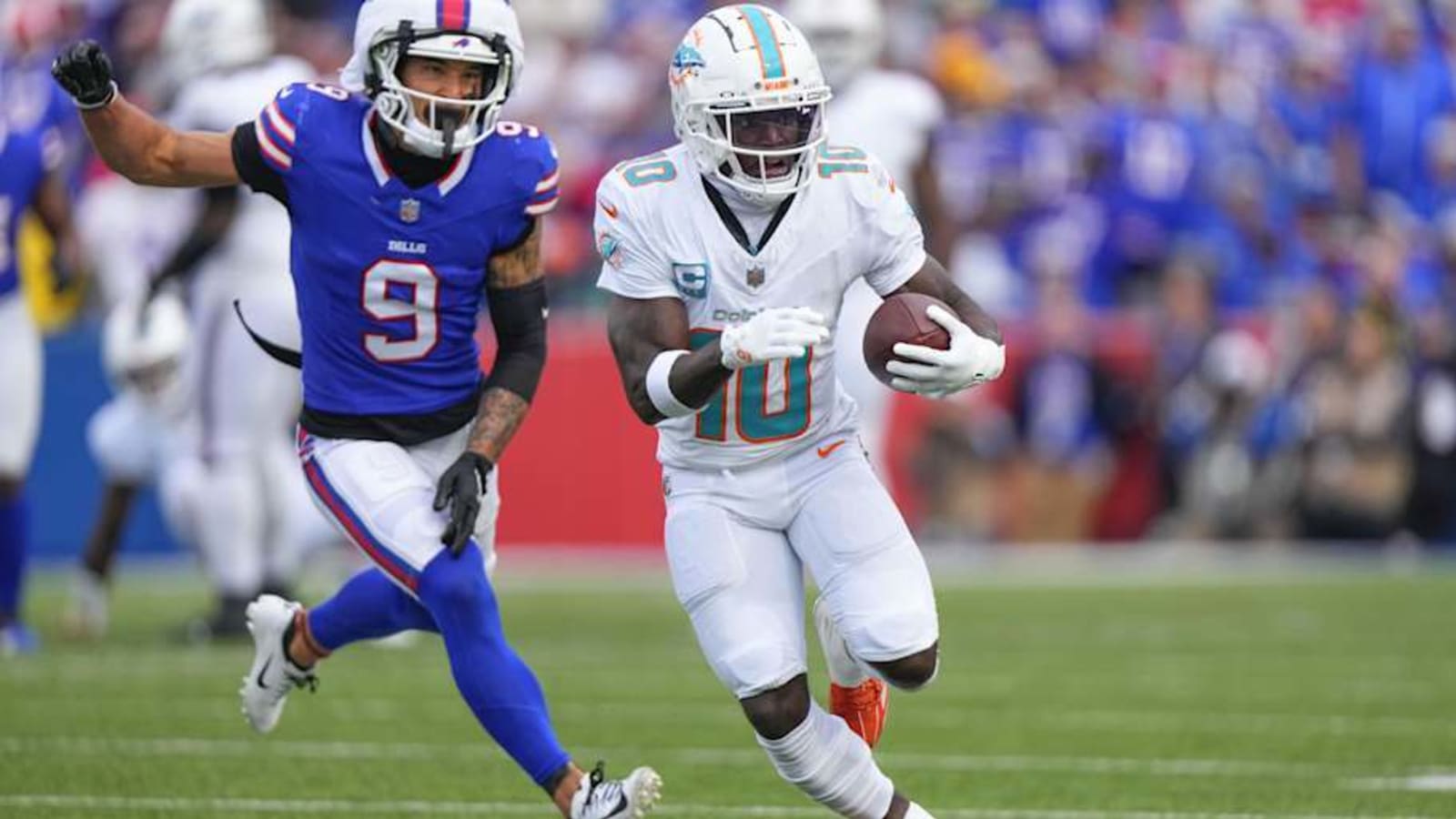 Tyreek Hill Dealing with Wrist Injury