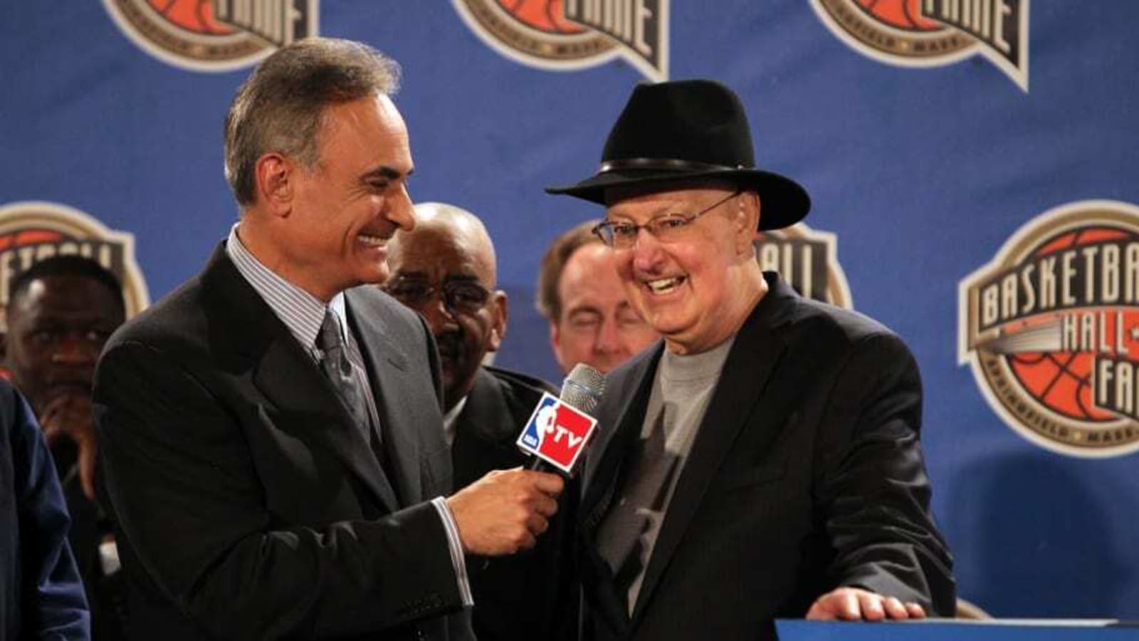 Sports World Remembers Orlando Magic Co-Founder Pat Williams