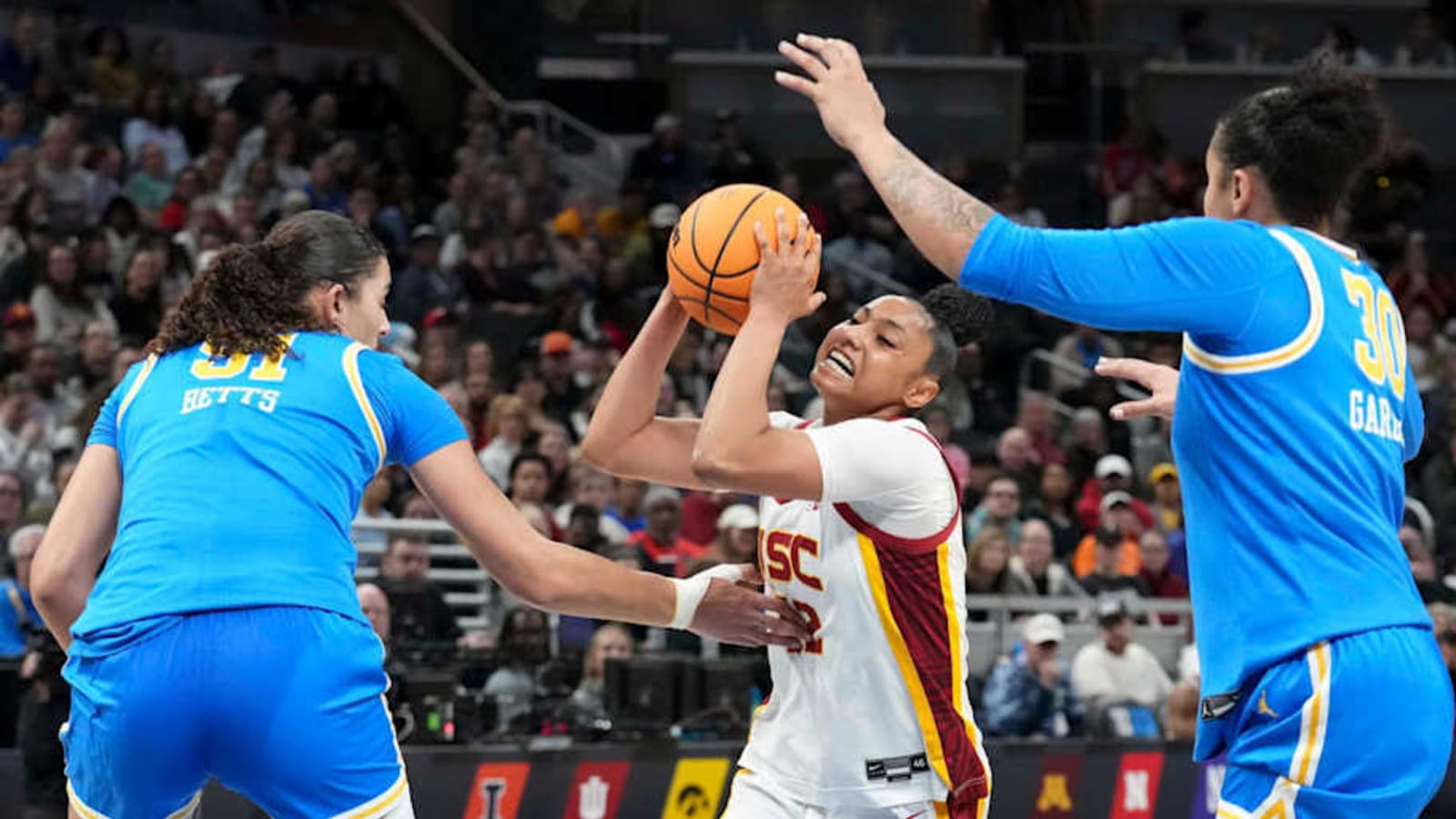 Updated National Championship Odds: UConn, South Carolina Favorites