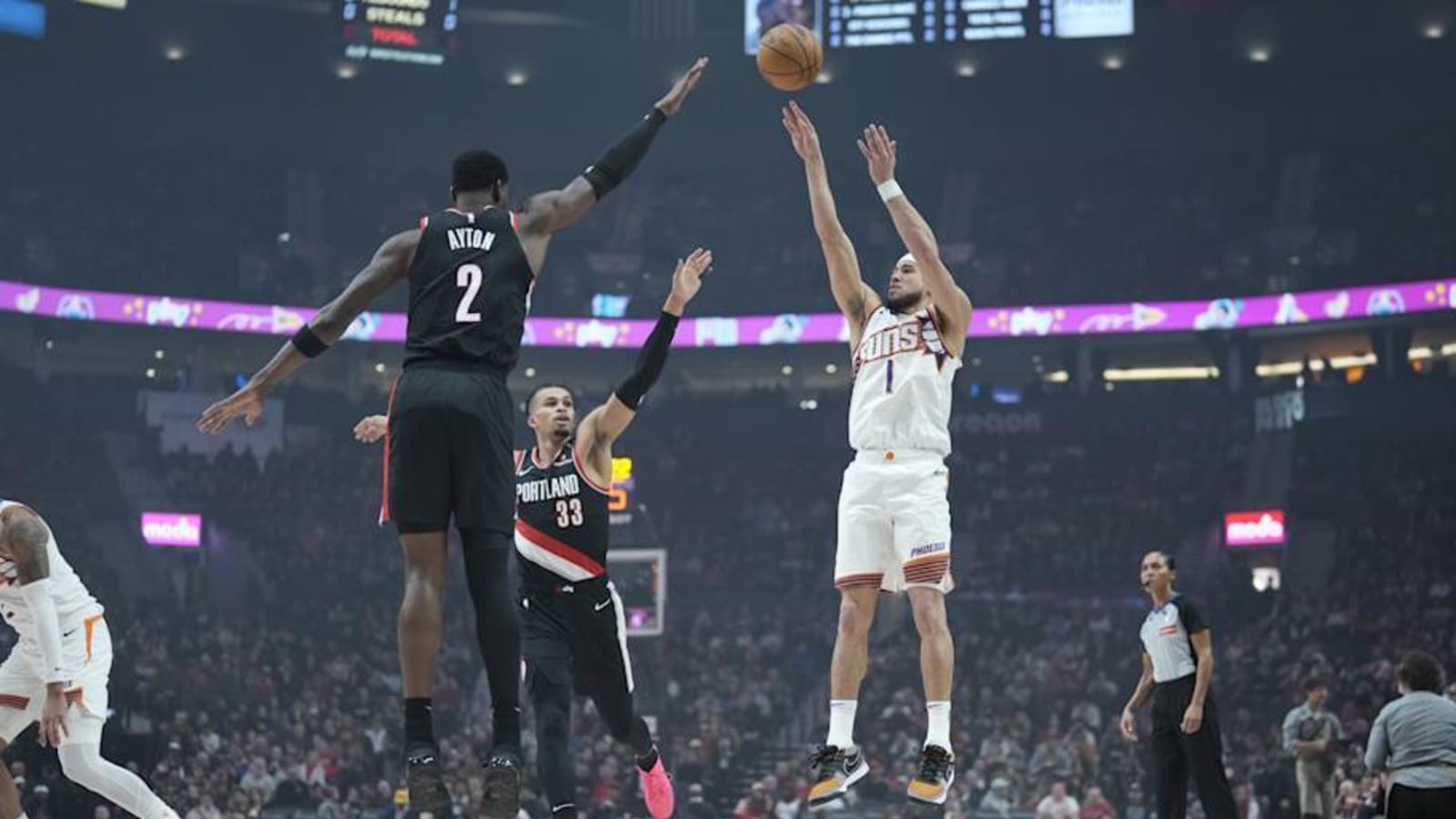 Phoenix Suns&#39; Devin Booker, Kevin Durant Debut &#39;Oregon Ducks&#39; Colorways vs. Portland Trailblazers