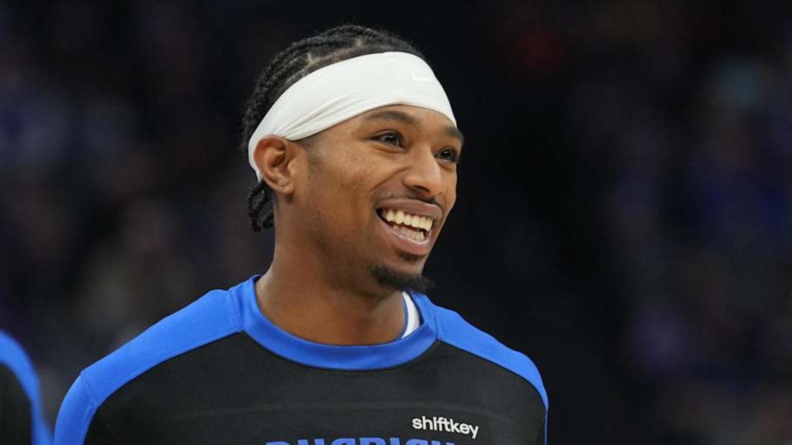 Mavericks finally fill last roster spot, officially sign guard to multi-year contract