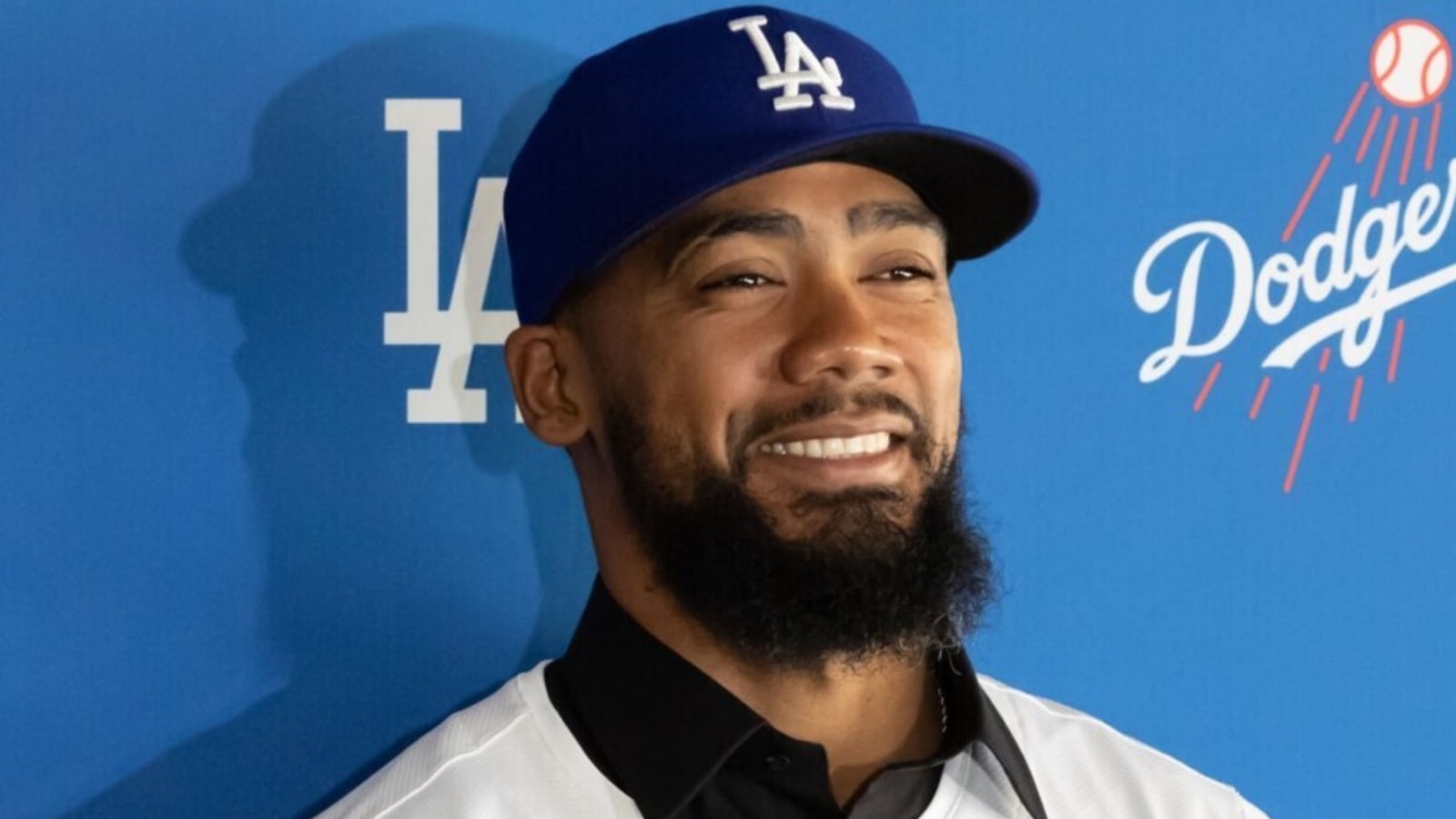 Watch: Teoscar Hernández Visits Dodgers World Series Mural