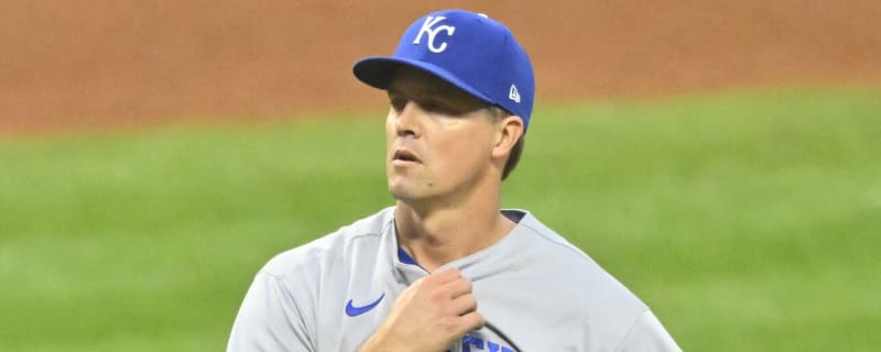 Royals put struggling Zack Greinke on 15-day IL with shoulder tendinitis