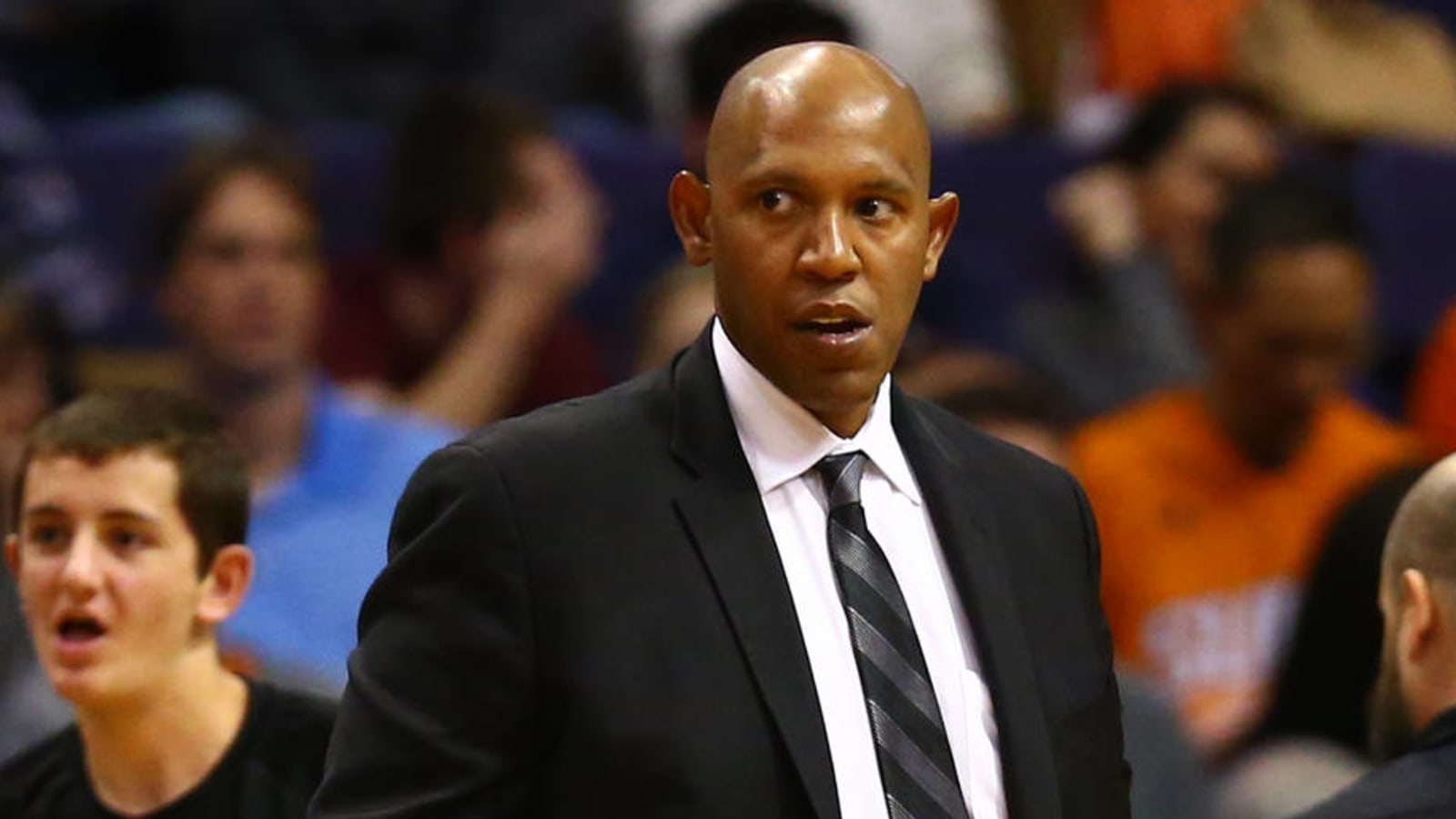 Sixers hire Popeye Jones as assistant coach