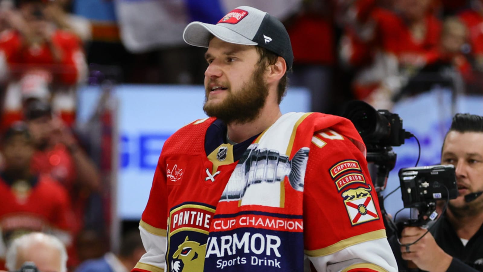 Barkov Hurt, Panthers Lose in Ottawa