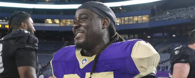 Michigan adds Denard Robinson to staff