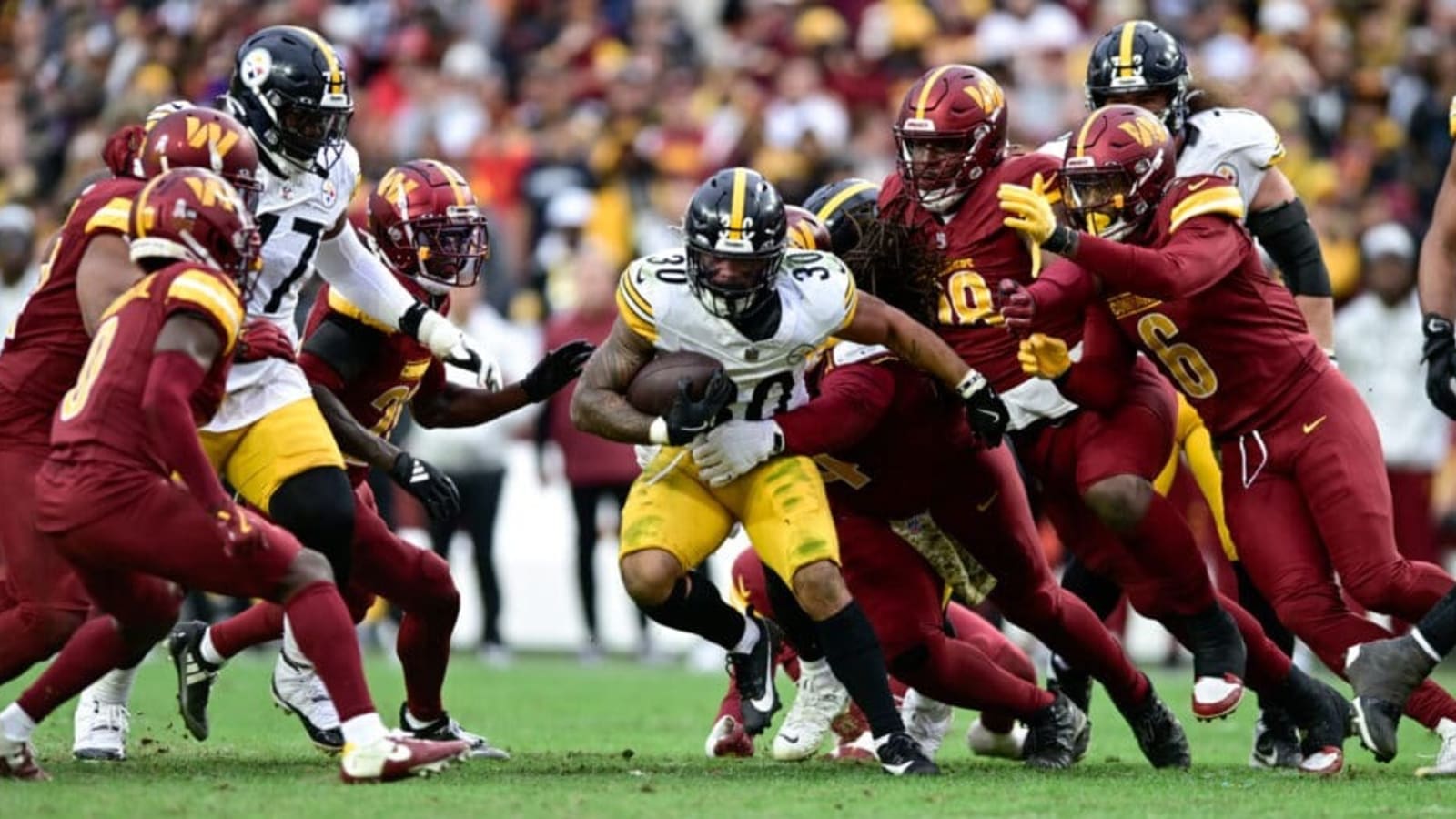 Steelers RB Jaylen Warren Suffers Back Injury