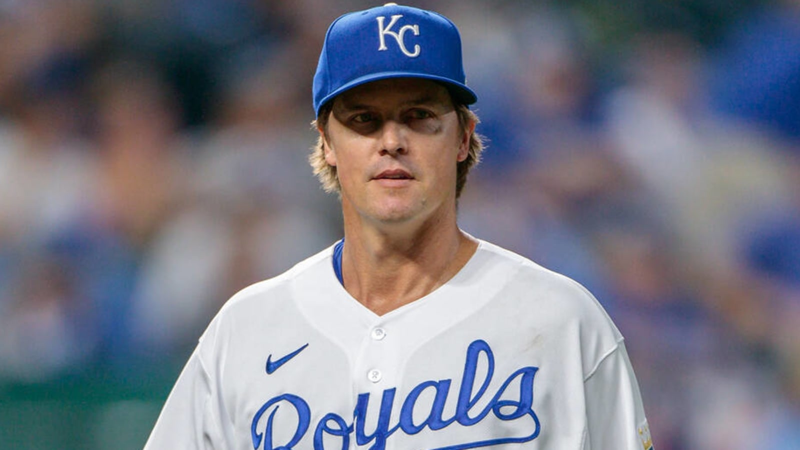 Royals place SP Zack Greinke on 15-day IL with right flexor strain