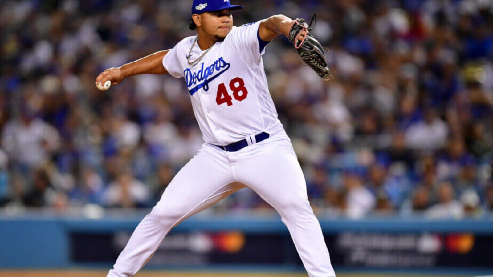 Los Angeles Dodgers' Alex Vesia prepares to pitch against the San