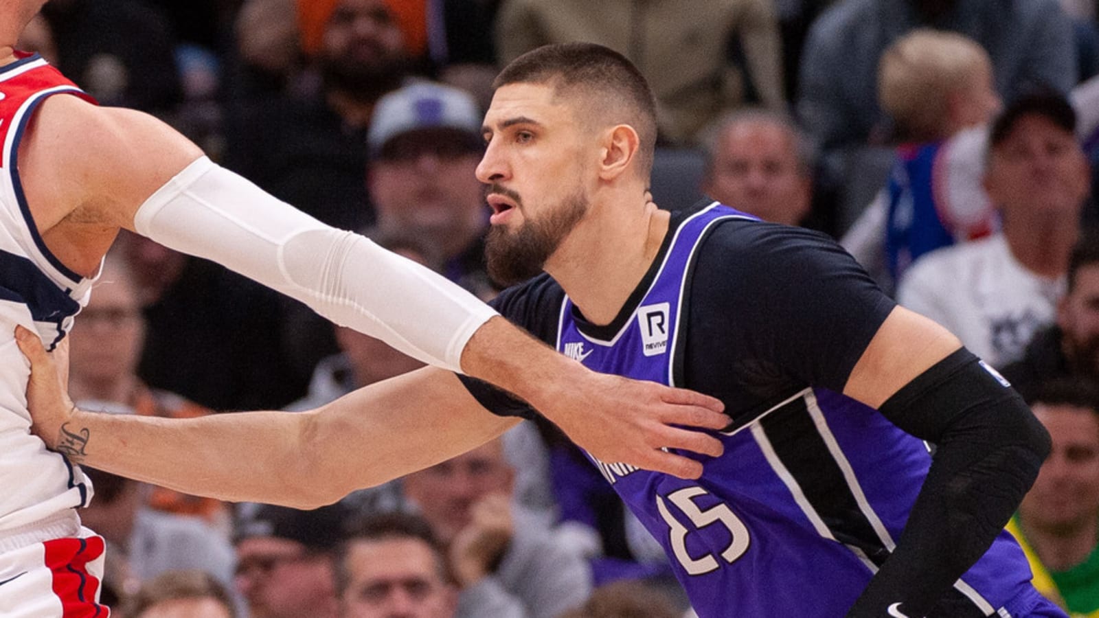 Lakers Officially Sign Alex Len, Waive Christian Wood
