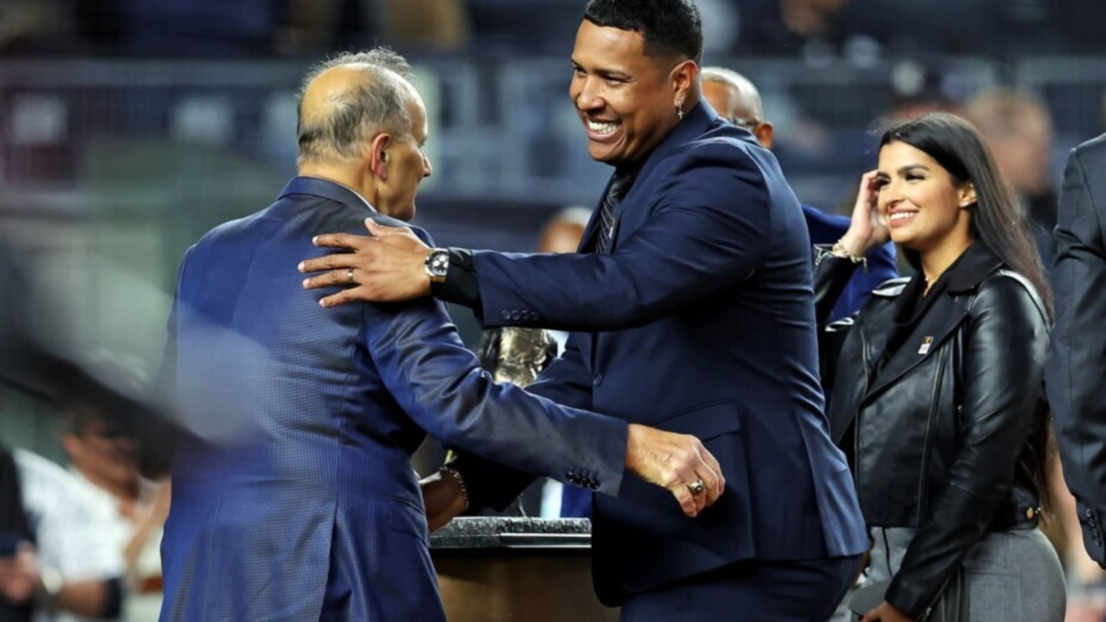Royals’ Salvador Perez Wins 2024 Roberto Clemente Award Yardbarker