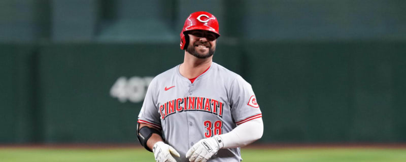 Veteran 1B rejects outright assignment, elects free agency