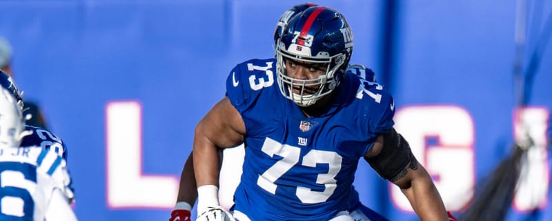 New York Giants keeping Evan Neal at right tackle
