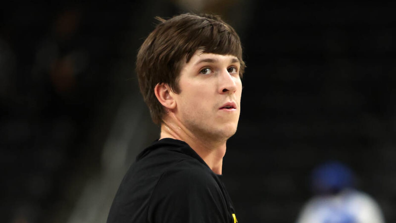 Watch: Lakers' Austin Reaves is flopping at a whole new level