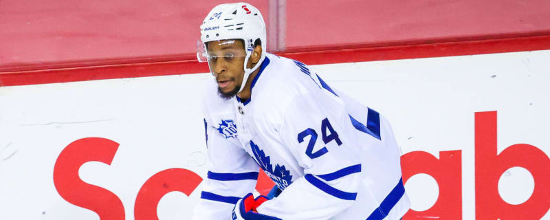 Wayne Simmonds Prepares to Say Goodbye to the Maple Leafs – and Maybe the  NHL - The Hockey News