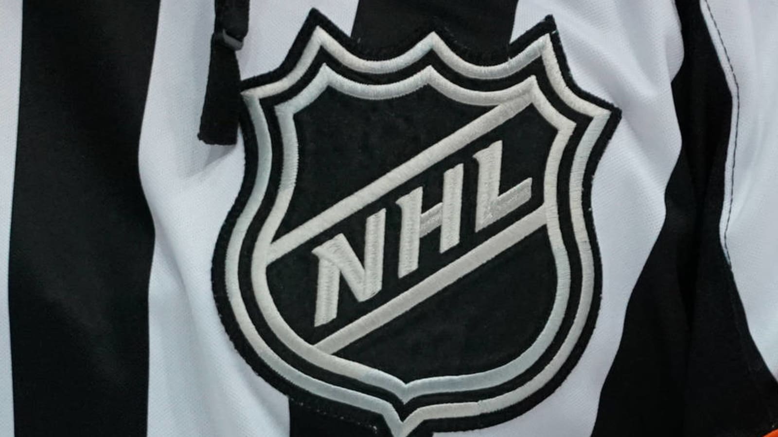 College players restricted to signing NHL future contracts