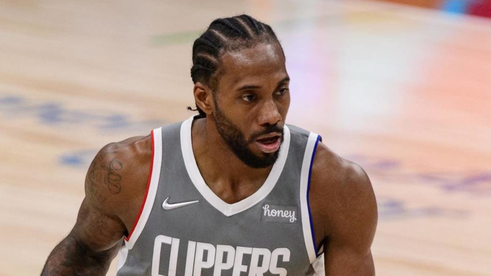 Kawhi Leonard widely expected to re-sign with Clippers