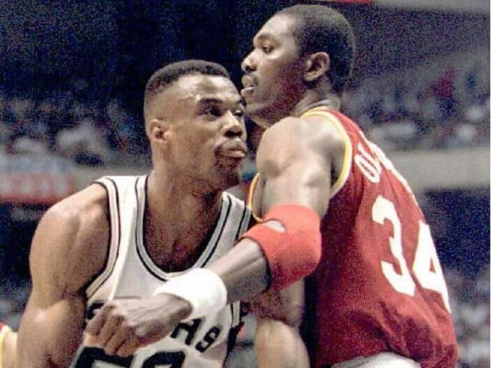 Whose NBA career is better? Patrick Ewing vs. David Robinson