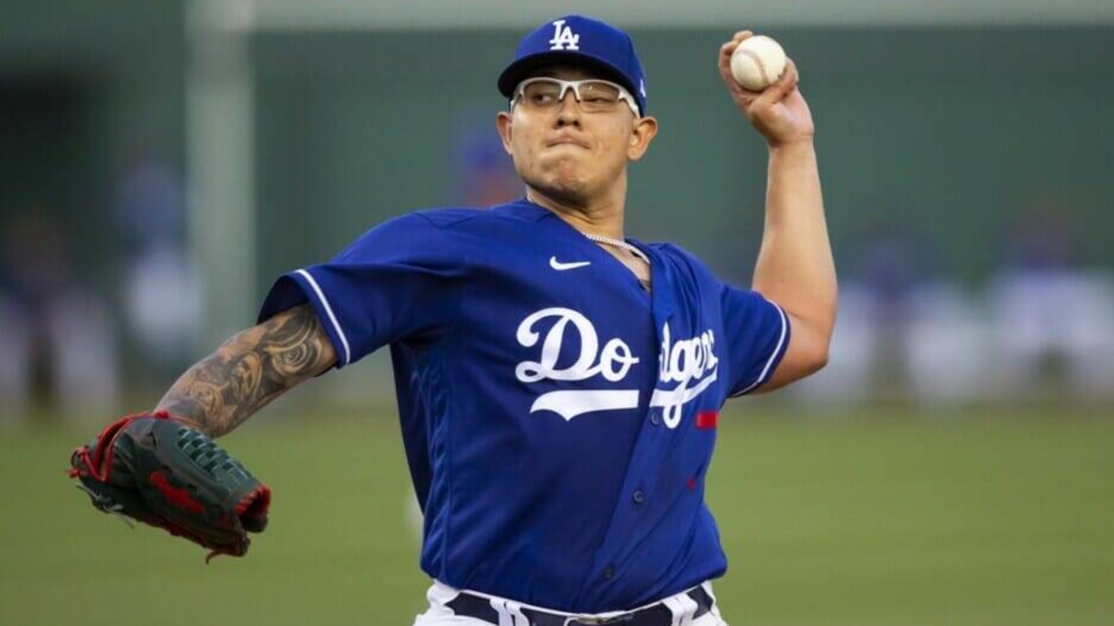 Dodgers Spring Training Videos: Julio Urías & Noah Syndergaard Throw Live  Bullpen Sessions