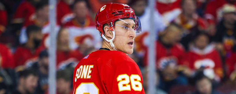 Michael Stone retires, joins Flames' player development staff