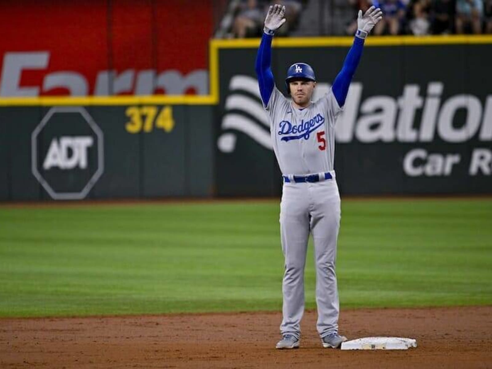 Dodgers 11, Padres 2: Birthday boy Freddie Freeman has a 4-hit day