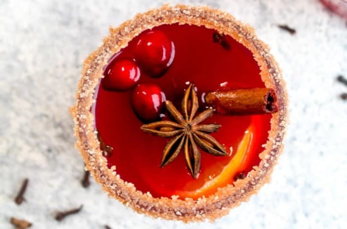 Spiced cranberry mocktail