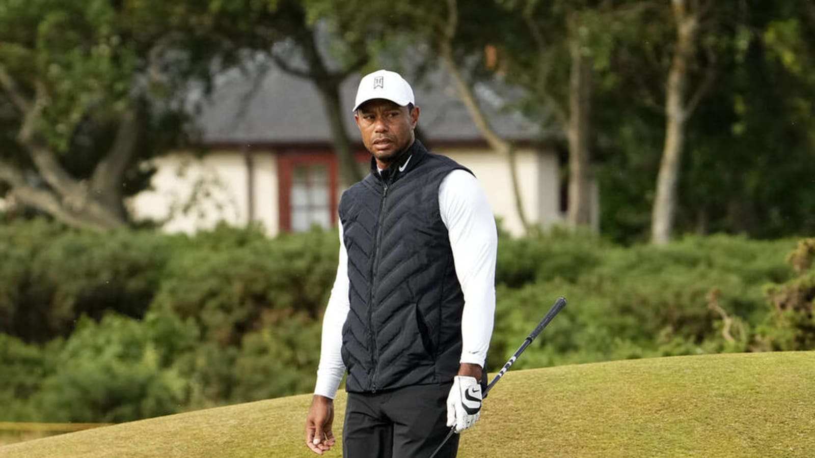 Tiger Woods takes strong stance against LIV golfers