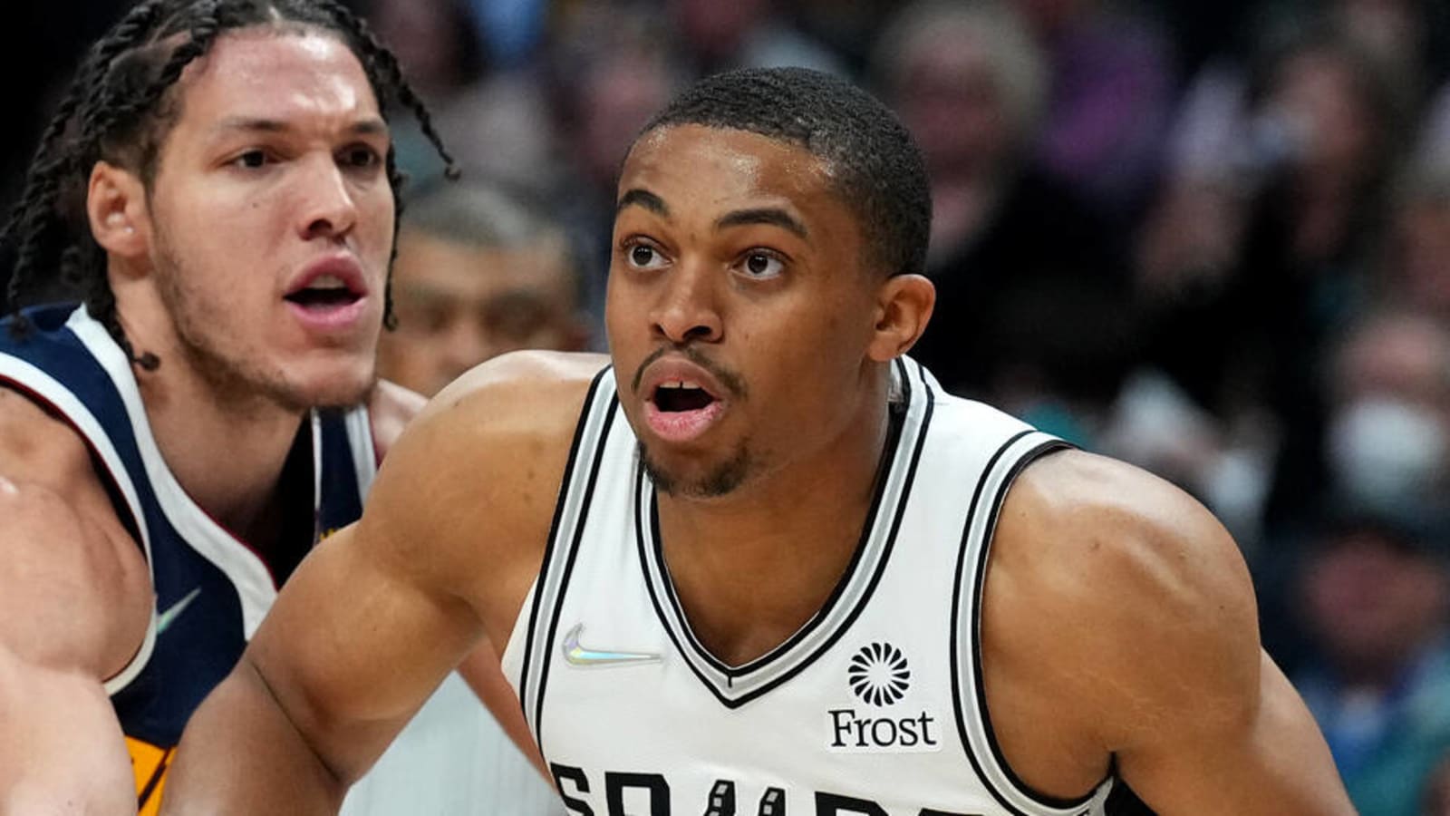 Spurs' Johnson suffers dislocated shoulder