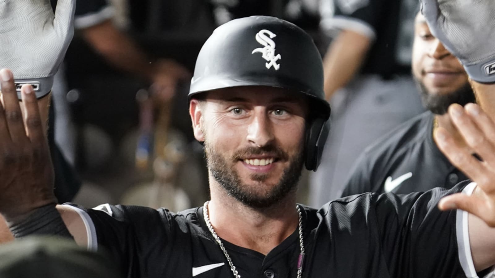 Former All-Star SS traded from White Sox to Royals mid-series