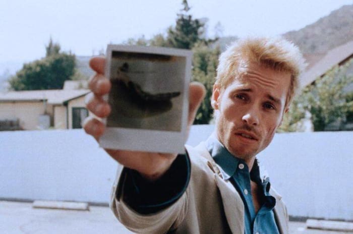 Memento (2000)