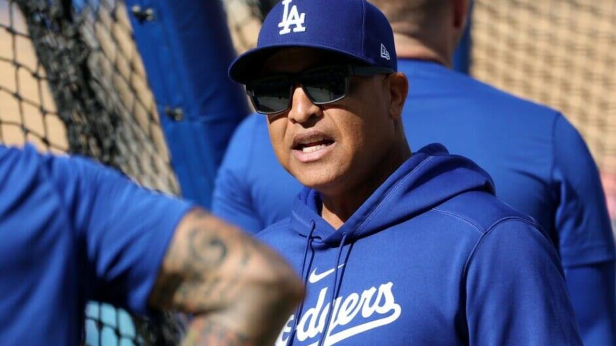 Los Angeles Dodgers on X: The Los Angeles Dodgers have signed manager Dave  Roberts to a contract extension.  / X