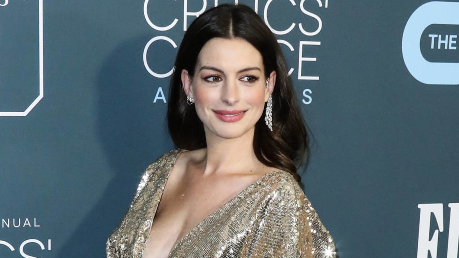 Anne Hathaway celebrates 20 years of 'The Princess Diaries'