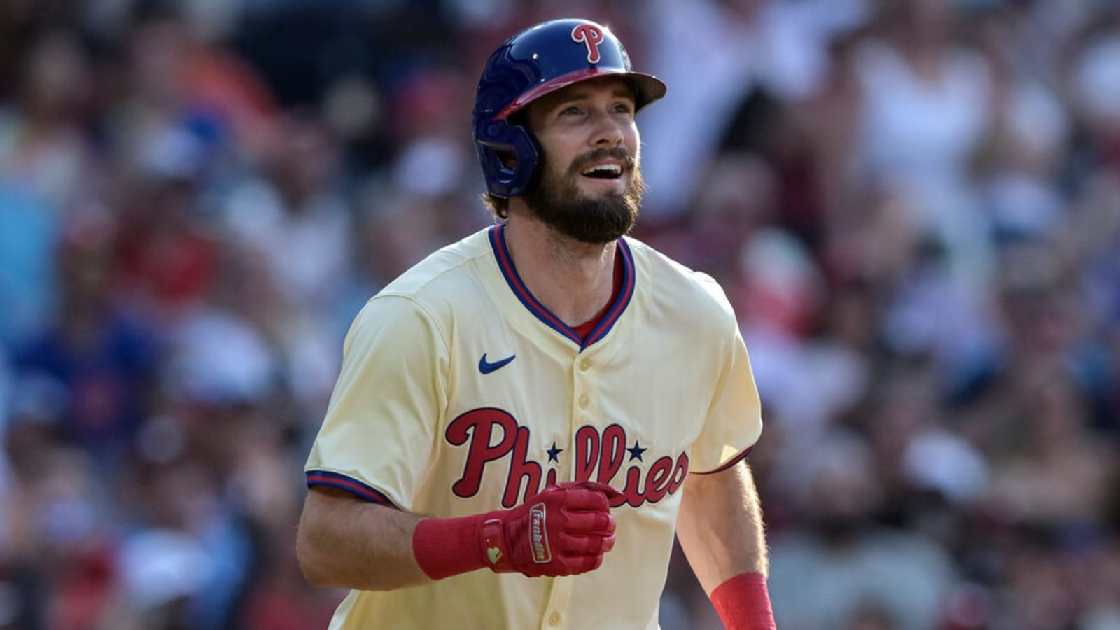 Phillies outfielder elects free agency