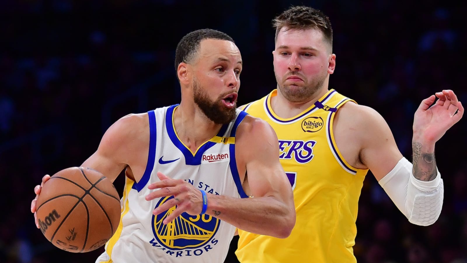 Curry joins Jordan, James in exclusive scoring club