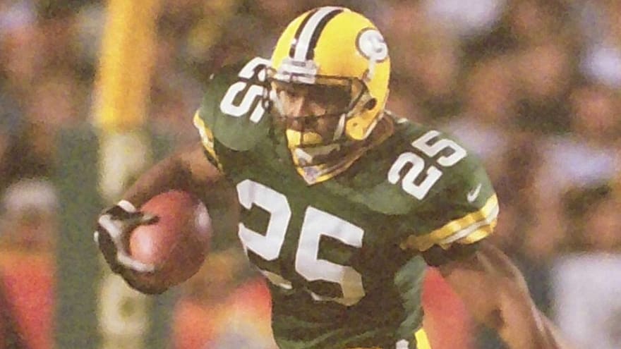 Flashback 2000: Dorsey Levens Helps Packers Win on a Day Full of Milestones and Regrets
