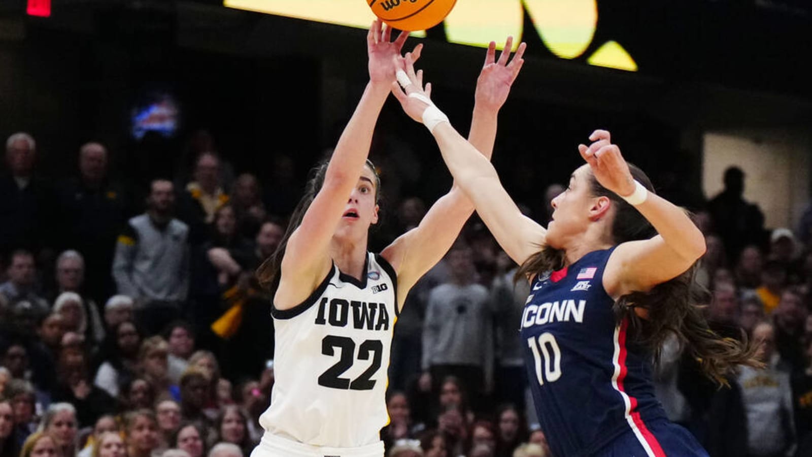 Watch: UConn defense smothers Iowa star Caitlin Clark