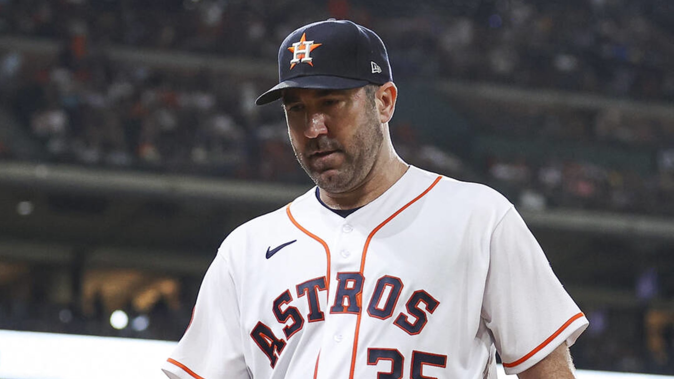 Houston Astros starting pitcher Justin Verlander (35) warms up in