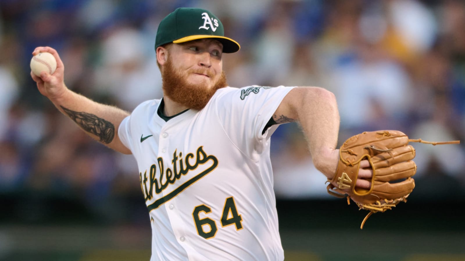 Mariners acquire right-hander from Athletics